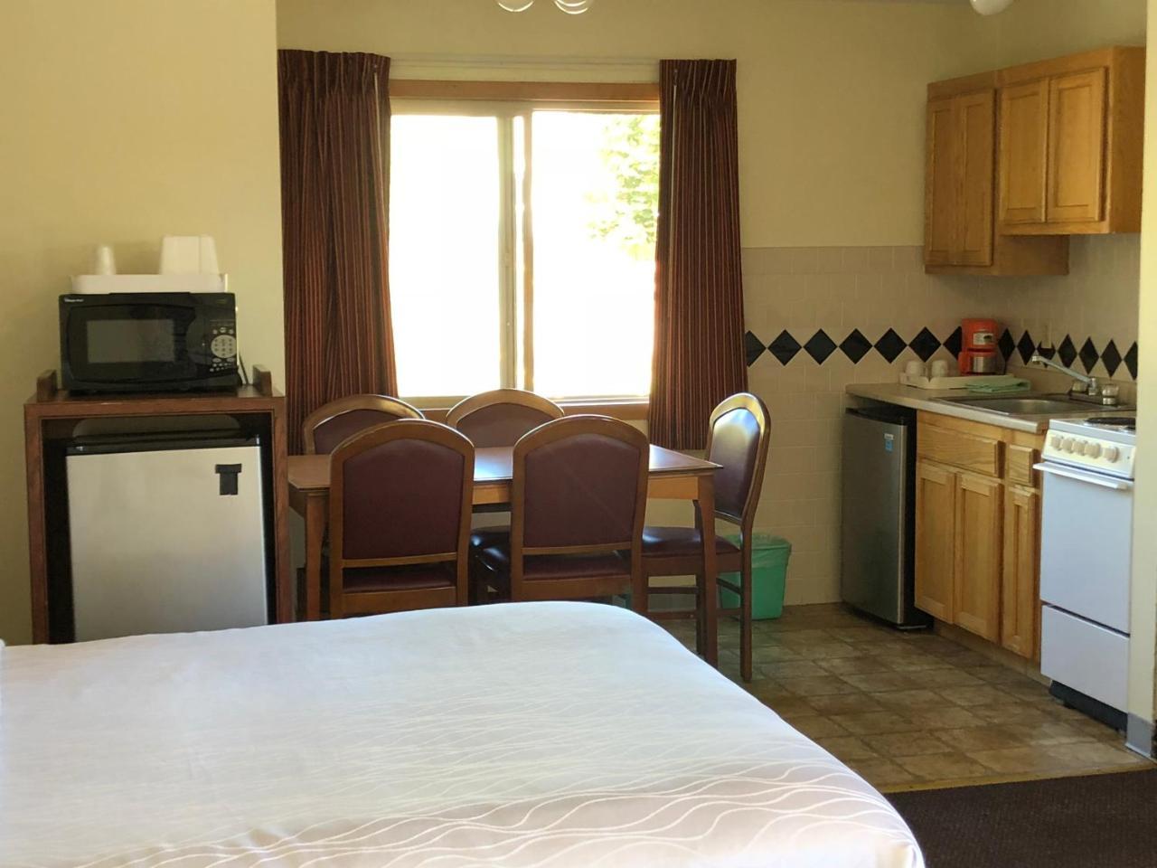 Monticello Motel Portland